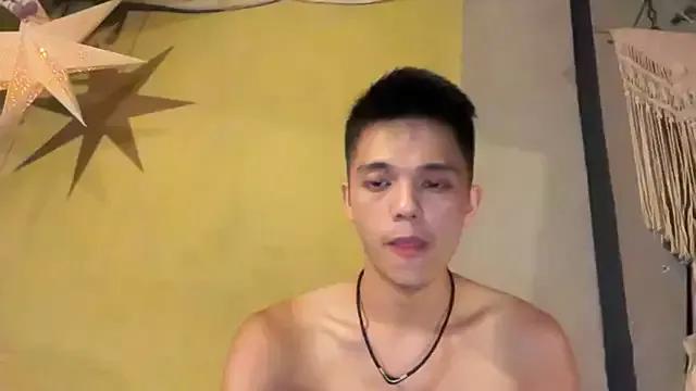 dddddddlii on StripChat 