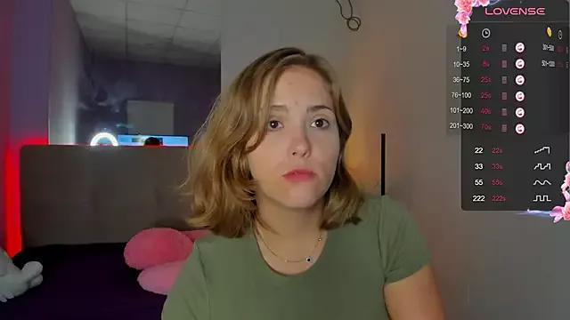 DellaRowe on StripChat 
