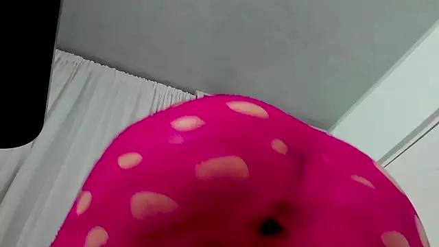 doll10stars on StripChat 