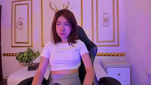 doll_eyees_ on StripChat 