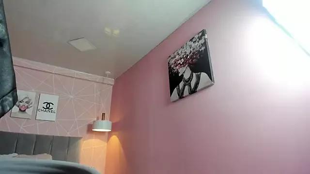 dolly_zoe on StripChat 