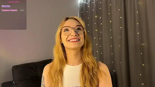 dontouchmyass on StripChat