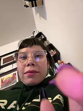 EemaHaruki on StripChat 