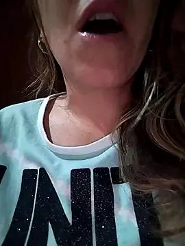ELEKTRA_LUXURY on StripChat 