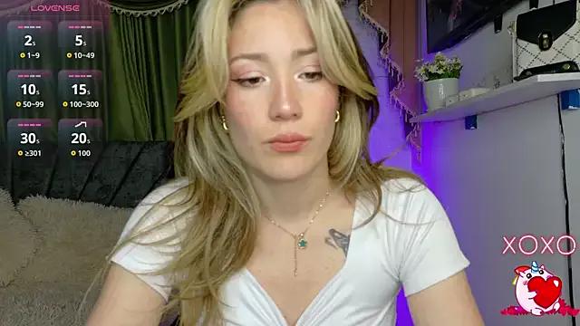 Eliih_01 on StripChat