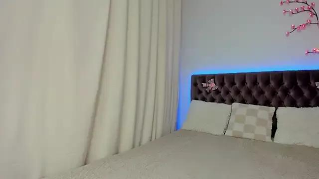 Ella_Mayers on StripChat 