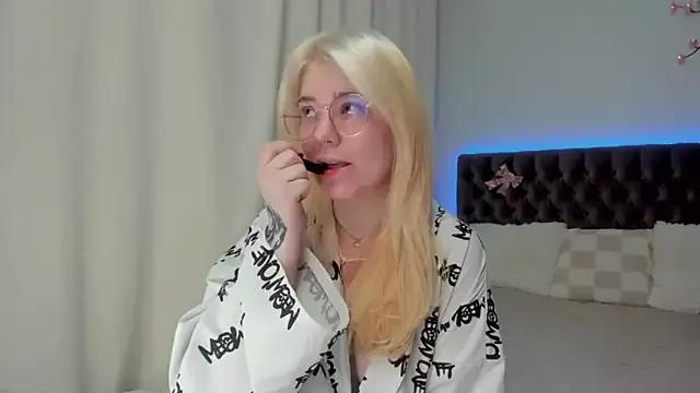 Ella_Mayers on StripChat 