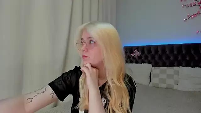 Ella_Mayers on StripChat 