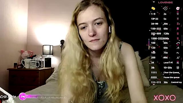 EllieeRose on StripChat 