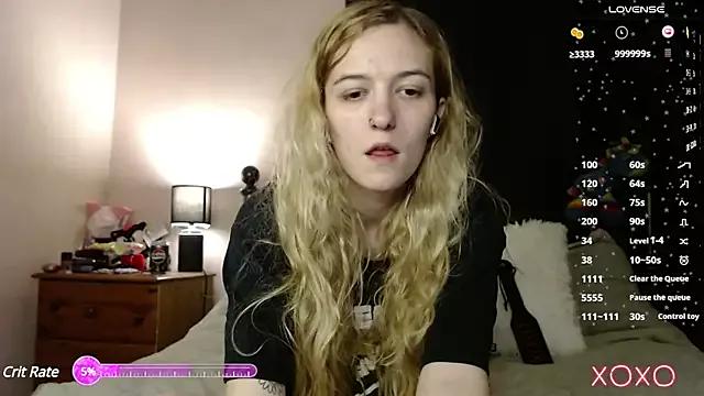 EllieeRose on StripChat 