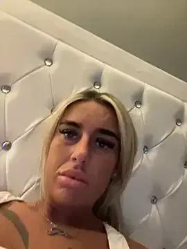 EllieMaeBaby on StripChat 
