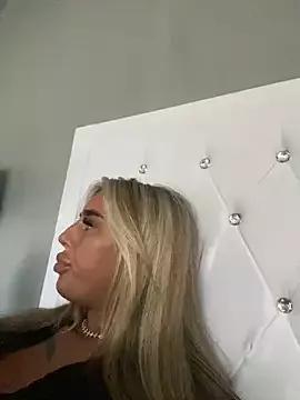 EllieMaeBaby on StripChat 