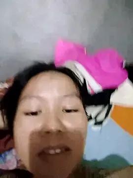 Em_xinh123 on StripChat
