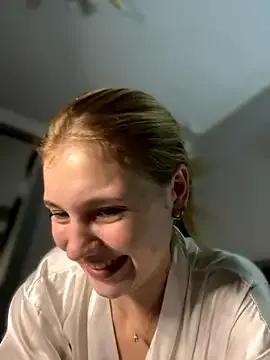 Emaline_Fane on StripChat
