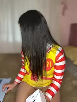 emma_fiore4_ on StripChat 