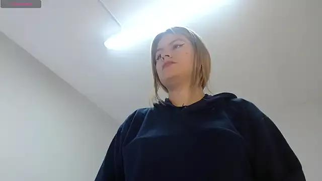 Emmaa_Blonde on StripChat 