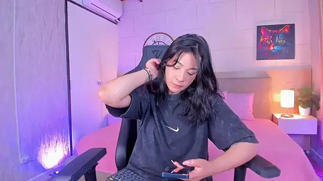EmmaaJohanson_ on StripChat 