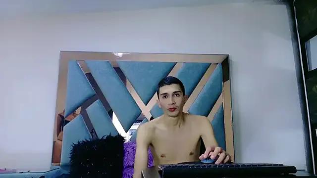 EmmaANDjackk on StripChat