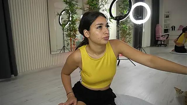 EmmaBlanco on StripChat