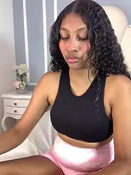 Emmacooperss on StripChat 
