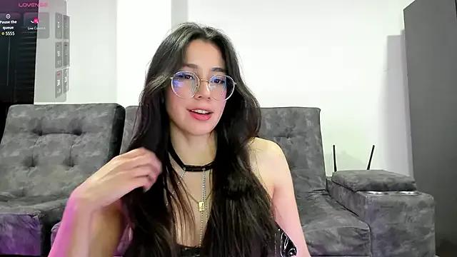 emmadiaz1 — Plug anal + oily ass