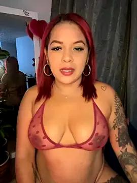 EmmaHot on StripChat 