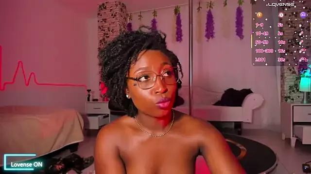 EmmaSanzz_ on StripChat 