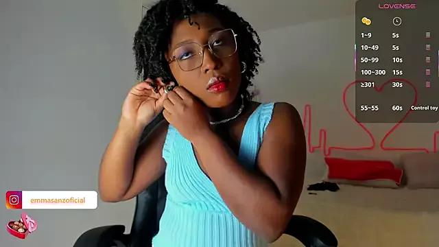 EmmaSanzz_ on StripChat 