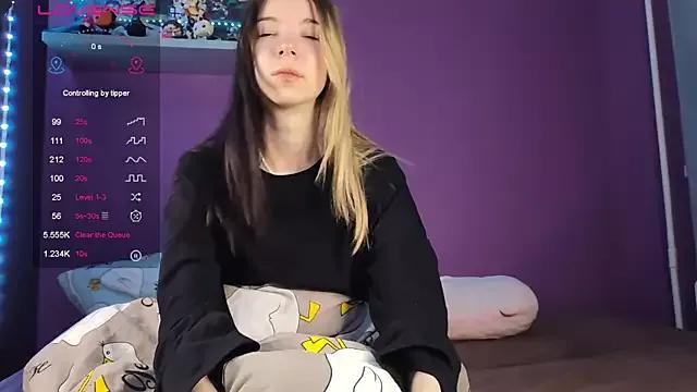 EmmieBlade on StripChat 