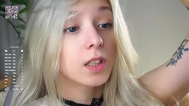 EngelFugler on StripChat 