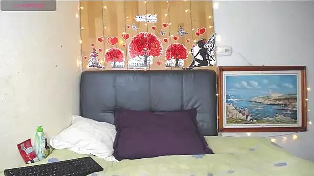 Esmeraldita782 on StripChat 