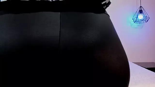 EstefaniaVelez_ on StripChat 