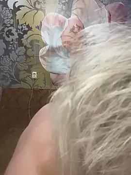 EsterHotMilf on StripChat 