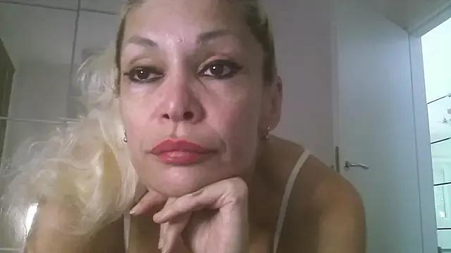 EvaaMina on StripChat 