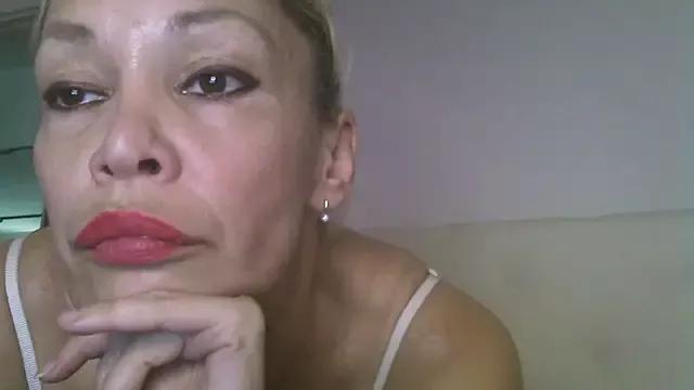 EvaaMina on StripChat 