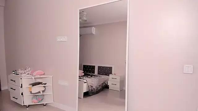 eweline_more on StripChat 