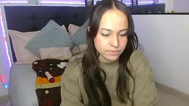 Eymmy_24 on StripChat 