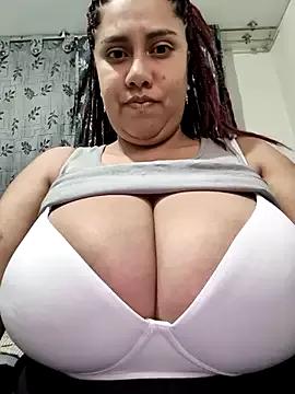 federica_bigboobs on StripChat 