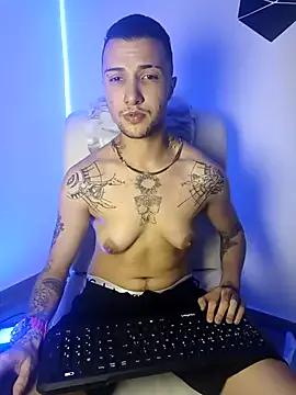 FEMTOMALE2 — show ass + spank ass