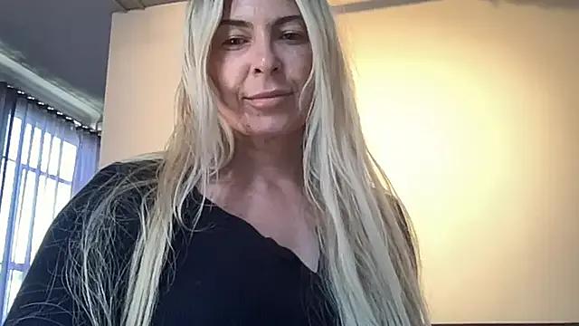 fitnfeisty — tits out for 10 min