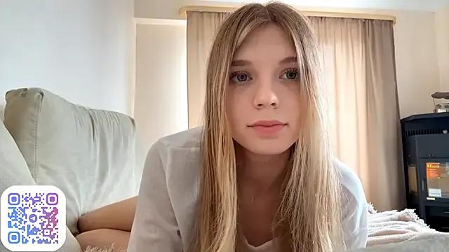 FruityXo — Group on StripChat