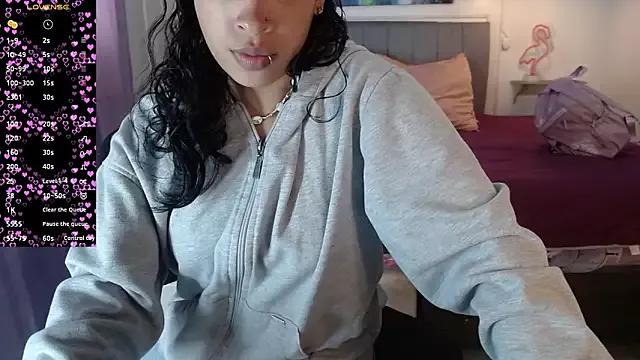 GabbieCutee_ on StripChat 