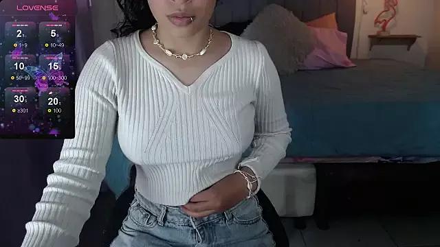 GabbieCutee_ on StripChat 