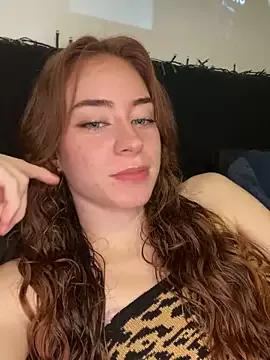 gemeas_scarlatt on StripChat 