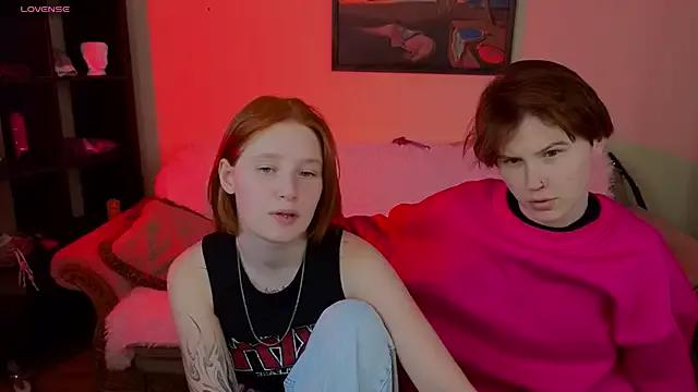 Girls_Fingers — kiss for starters)