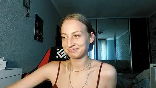 GloriaHil on StripChat
