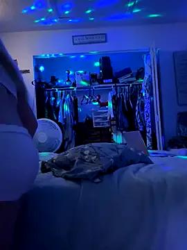 Goldenndoll — Gotta pay the phone