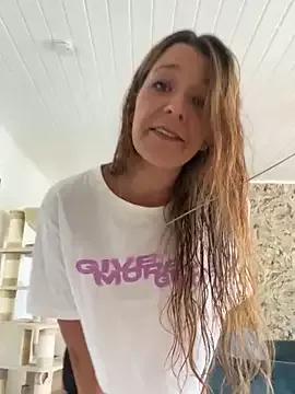 GoodWifeLillyy on StripChat 