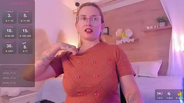 halaaa_1 on StripChat 