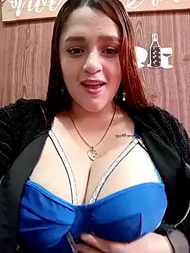 hanna-a on StripChat 